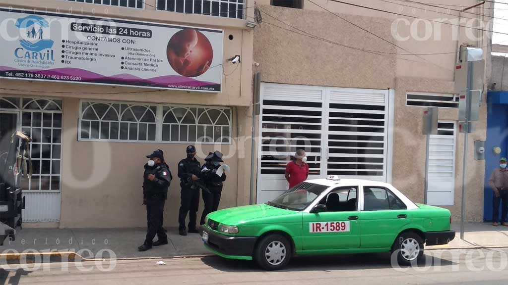 Muere hombre dentro de un taxi en Irapuato