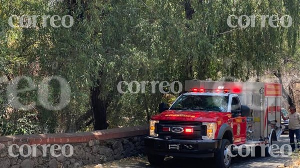 Bomberos evitan incendio cerca del río de Cata en Guanajuato capital