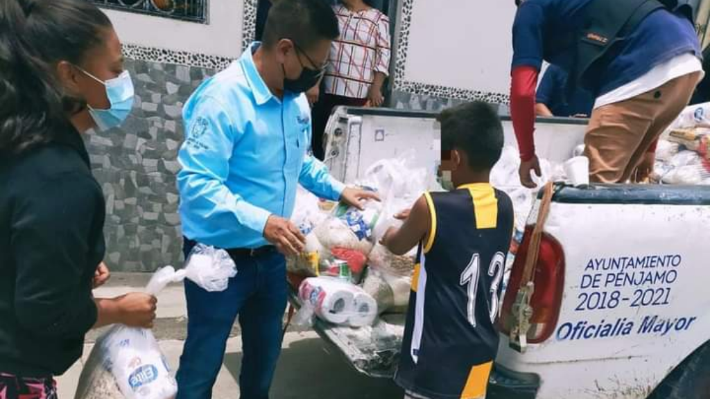 En plena veda electoral, municipio de Pénjamo reparte despensas “por el Día de las Madres”