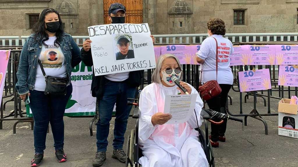 Madres de desaparecidos protestan en Palacio Nacional: exigen vetar Ley Gertz