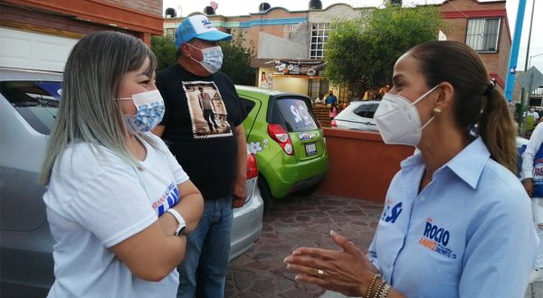 Promete Rocío Ambriz gestionar más apoyo para madres y sus familias