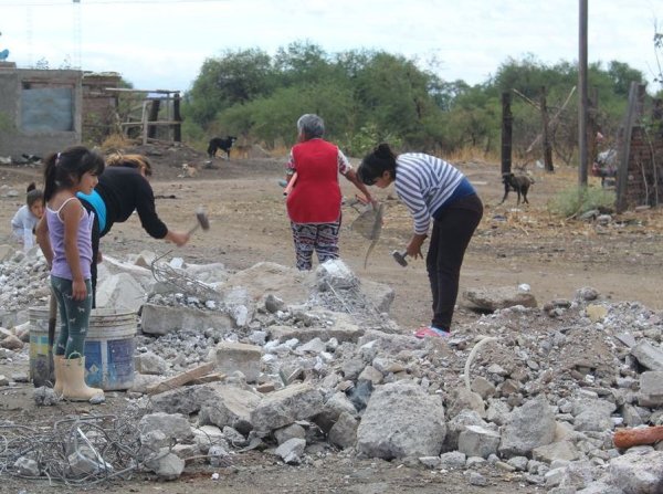 Silao: arroyo de Acapulquito sigue abandonado; vecinos temen por inundación