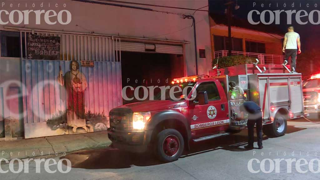 Reportan fuerte incendio en una tenería de la colonia Chapalita en León