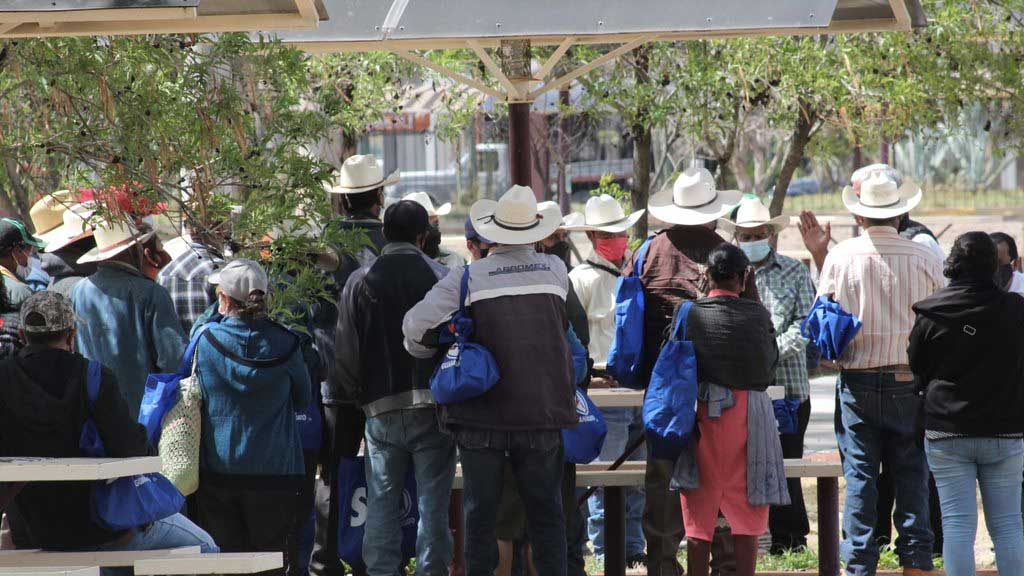 Desairan PRD, PRI y PVEM al foro organizado por campesinos