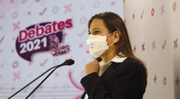 Destaca Lorena Alfaro en debate: promete paz, trabajo y educación para Irapuato