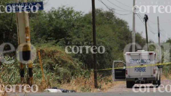 Abandonan dos cuerpos embolsados a unos metros del Semefo de Celaya