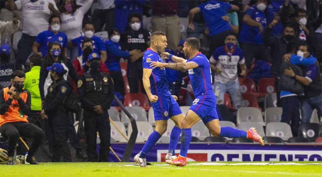 Cruz Azul sorprende con victoria y va a las semifinales del Guardianes 2021