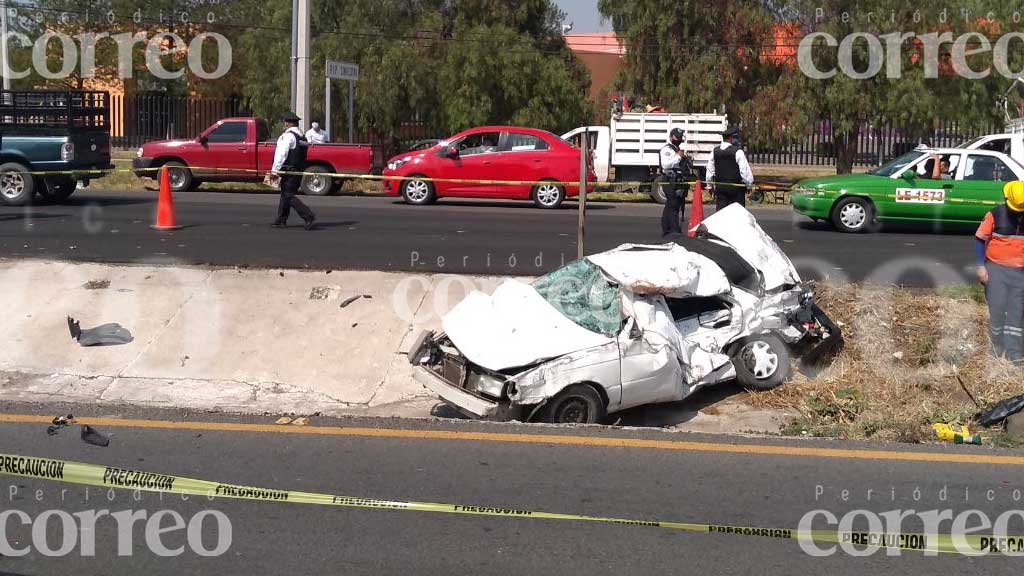 Aparatoso accidente en el Libramiento Norte de Irapuato deja a un hombre muerto