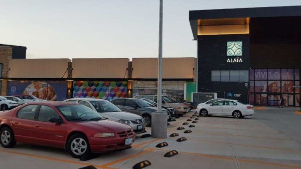 Detienen a jóvenes en plaza comercial de Guanajuato capital