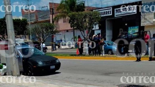 Ejecutan a un hombre dentro de su carro en Uriangato