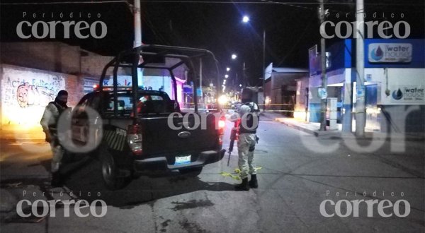 Atacan a balazos a dueño de una taquería en Valtierrilla