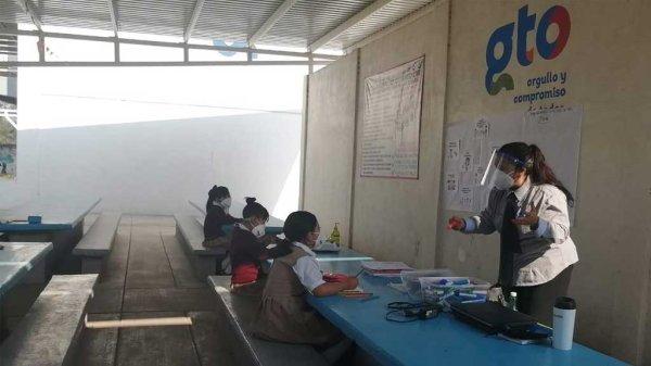 Regreso a clases debe ser escalonado y voluntario, afirman padres de familia