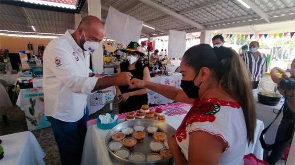 Piña Valdivia ofrece ser un aliado del sector comercio en Salamanca