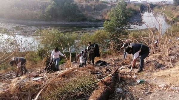 Realizan por segundo domingo consecutivo limpieza del Río Lerma en Salamanca