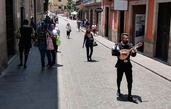 Regidora buscar regular las estudiantinas de Guanajuato con un manual de operación