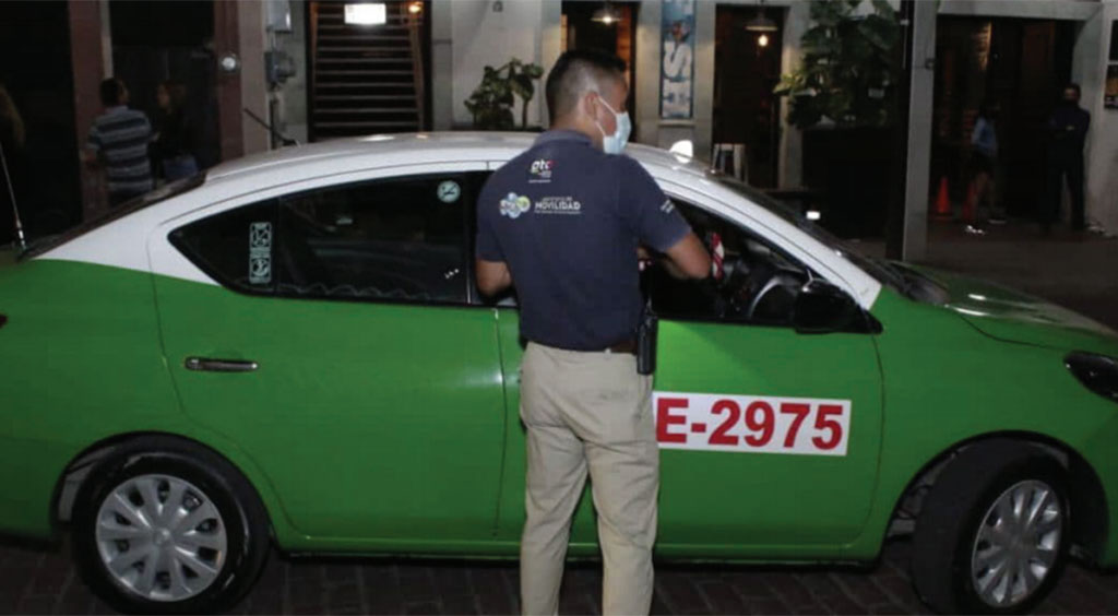 Tras tres operativos de inspección para taxis verdes en León detectan permisos vencidos