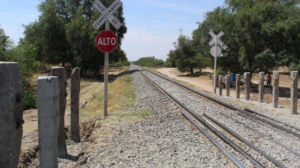 Piden reabrir cruce sobre la vía del tren en comunidad La Soledad en Silao