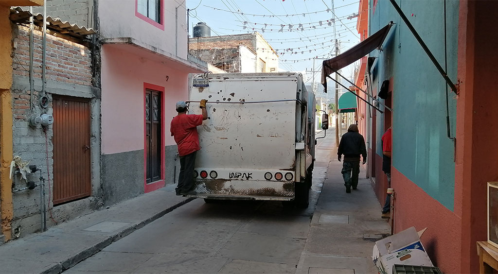 Esperan semanas el camión recolector en comunidades de Santa Catarina