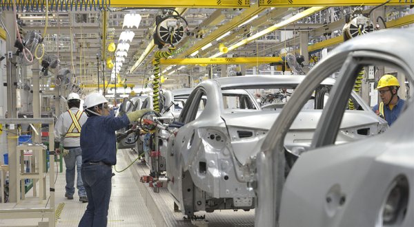 Secretaría de Desarrollo Económico urge actualización de la industria automotriz