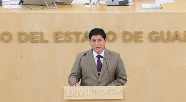 Posponen otra vez licencia de Isidoro Bazaldúa en el Congreso