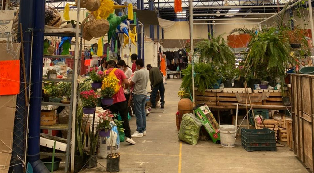 Con ‘¿Quiénes son los que se quedan?’ rinden homenaje a comerciantes de León