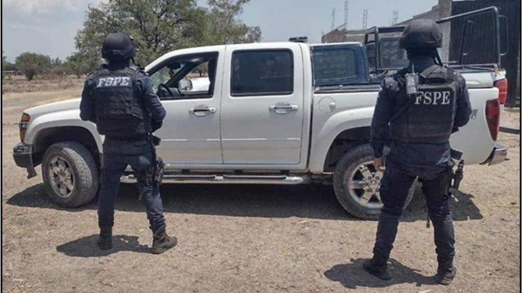 Recuperan camioneta robada en Celaya que trasportaba estrellas poncha-llantas