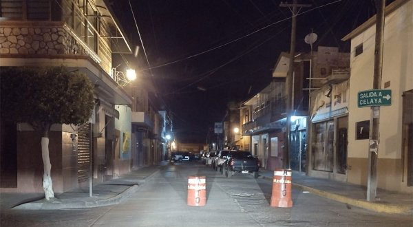 Alcaldesa de Salvatierra cerró arbitrariamente la calle donde vive, denuncian vecinos