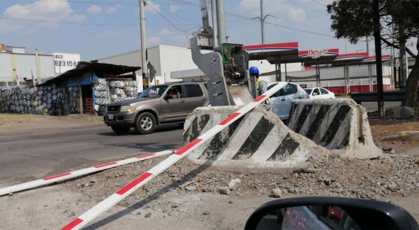 Fallas en plumas de cruce del tren genera caos vial en Celaya