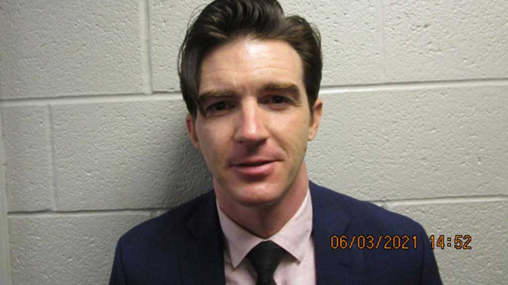 Detienen a Drake Bell por tener conversaciones sexuales con una menor de edad