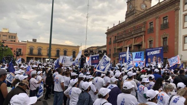 Simpatizantes y militantes hacen millonaria aportación a campañas de León