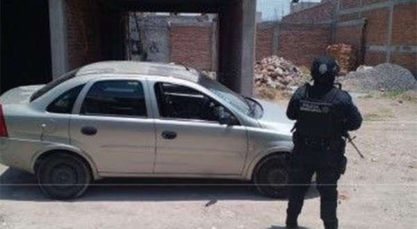 Detienen a tres, entre ellos un menor, durante recuperación de vehículos robados en Celaya