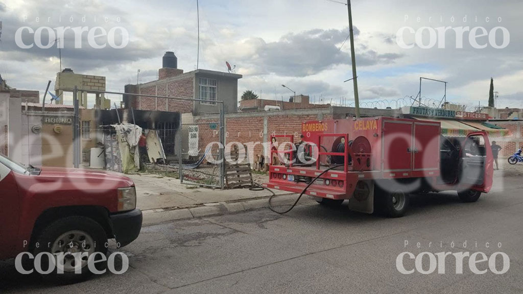 Se incendia casa en colonia Geovillas de los Sauces de Celaya