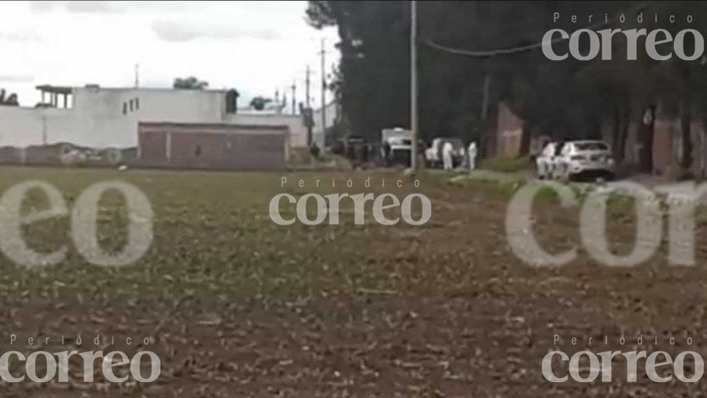 Abandonan los cadáveres de un hombre y una mujer en un camino de terracería en Celaya