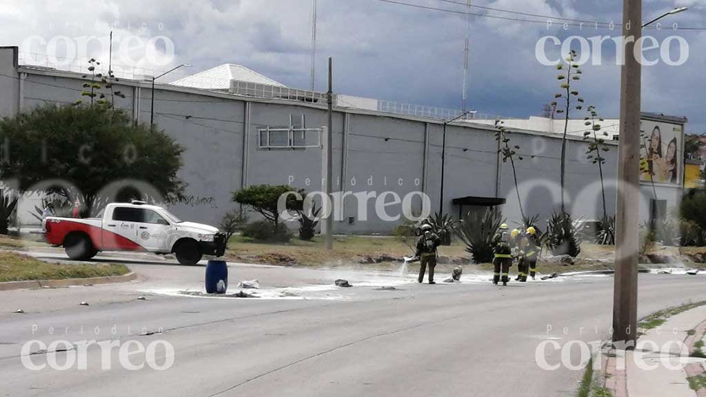 Se derraman 200 litros de ácido fórmico en colonia San Sebastián de León