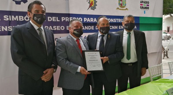 Apaseo el Grande hace entrega simbólica de terreno para el Tec. de Celaya