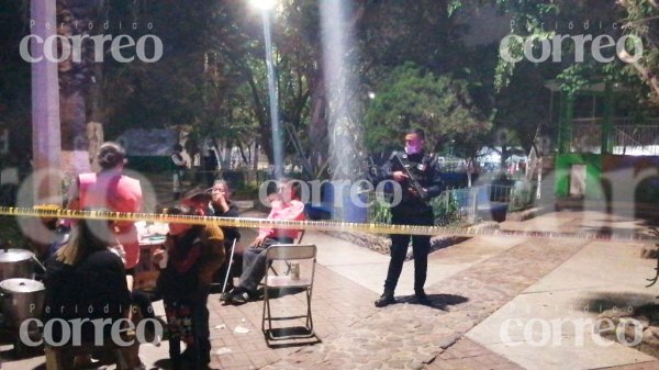 Durante fiesta religiosa y frente a su familia, asesinan a un hombre en León