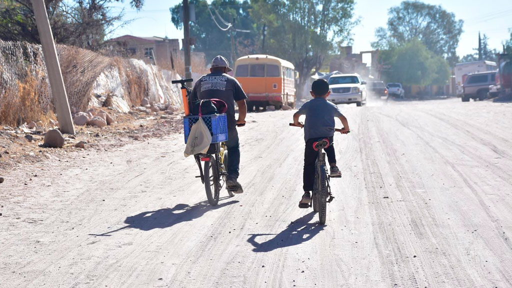 Becan a 363 estudiantes en orfandad por la Covid en Guanajuato