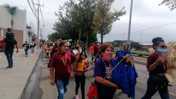 Con procesión celebran a la Santa Muerte en Irapuato; piden respeto