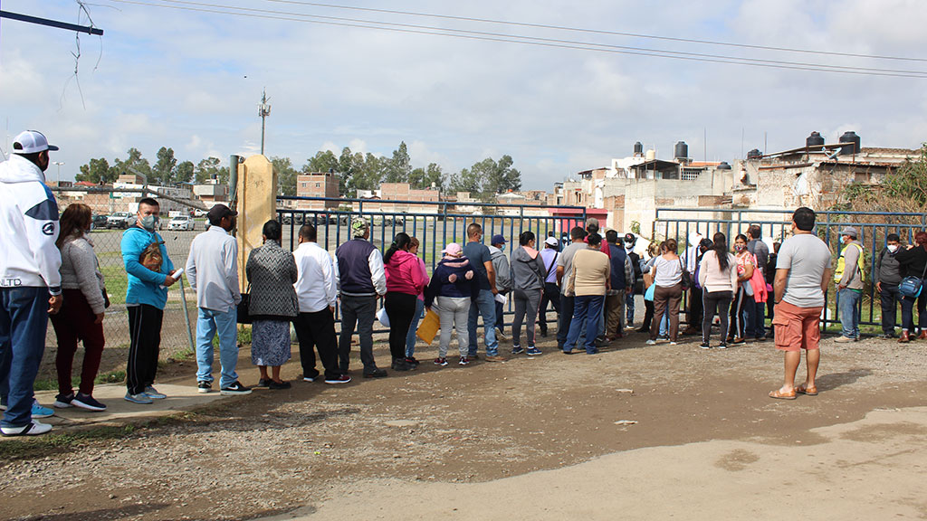 Vacunación antiCovid en Silao prioriza a locales en el último día