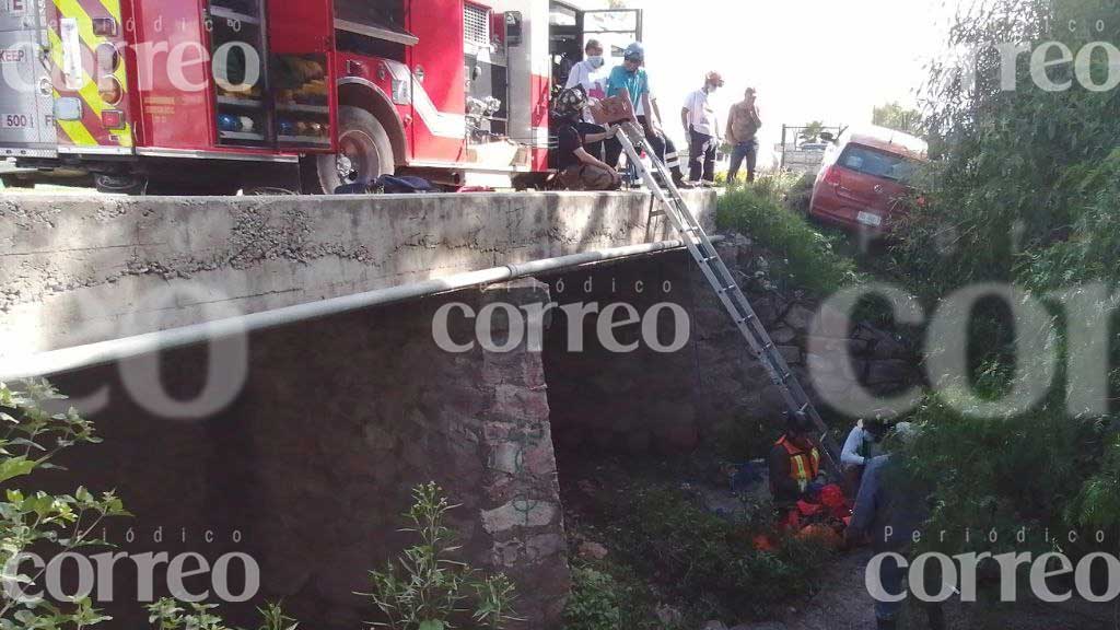 Hombre cae de puente pluvial tras ser arrollado en San José Iturbide