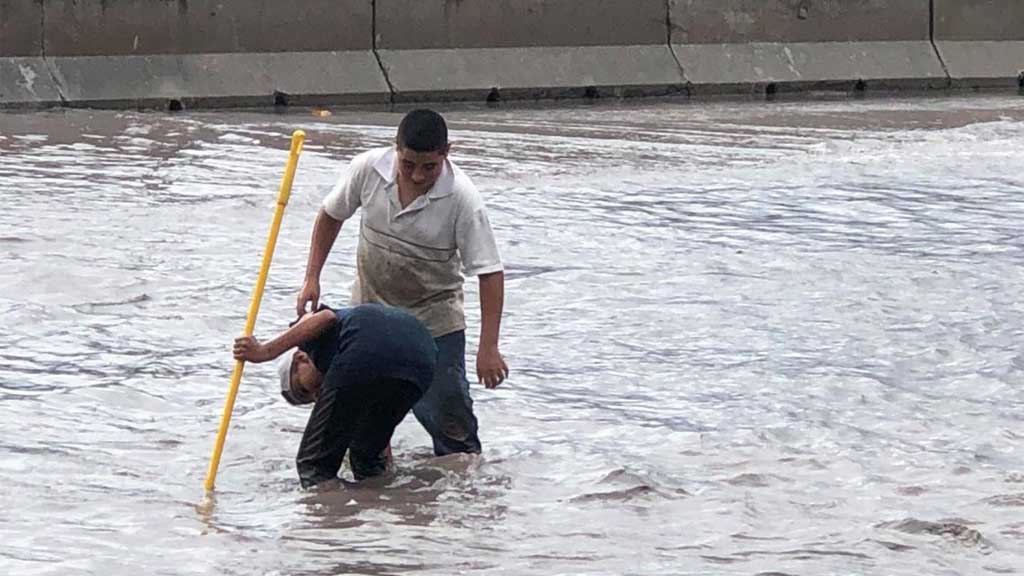 Tromba causa inundaciones en Salvatierra y daña más de 100 casas