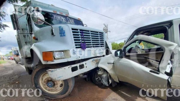 Fuerte choque en la libre Guanajuato-Silao dejó a un hombre lesionado