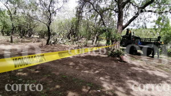 Encuentran a hombre semienterrado en comunidad de Guanajuato capital