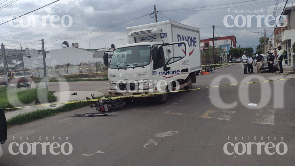 Camioneta de Danone arrolla y mata a motociclista en Irapuato