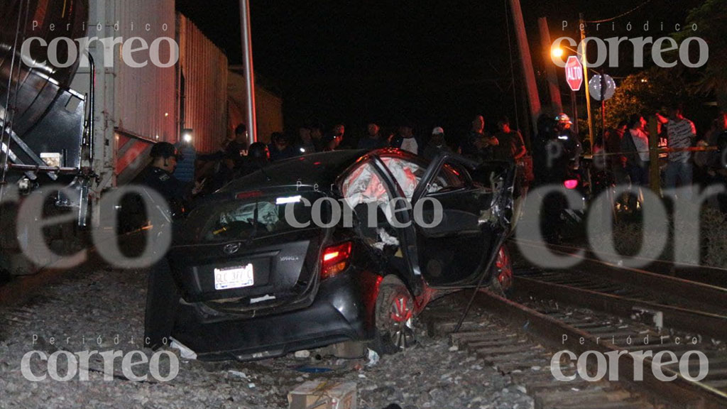 Padre e hijo de Abasolo mueren al chocar contra el tren en Pénjamo