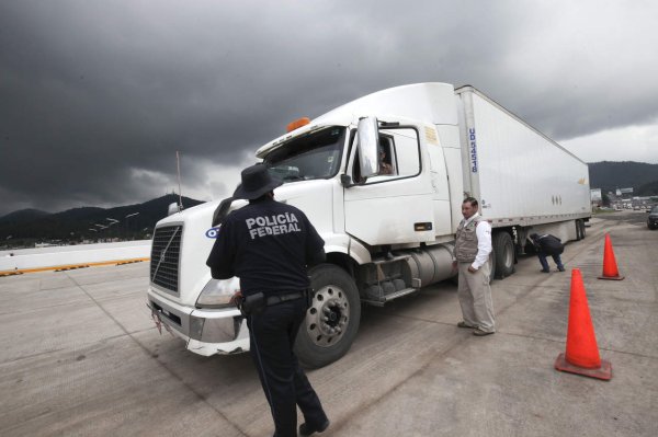 Le dan 58 años por robar un camión federal con metal en Celaya