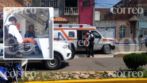 Apuñalan a hombre en Irapuato, pero rechaza atención hasta que llega su mamá