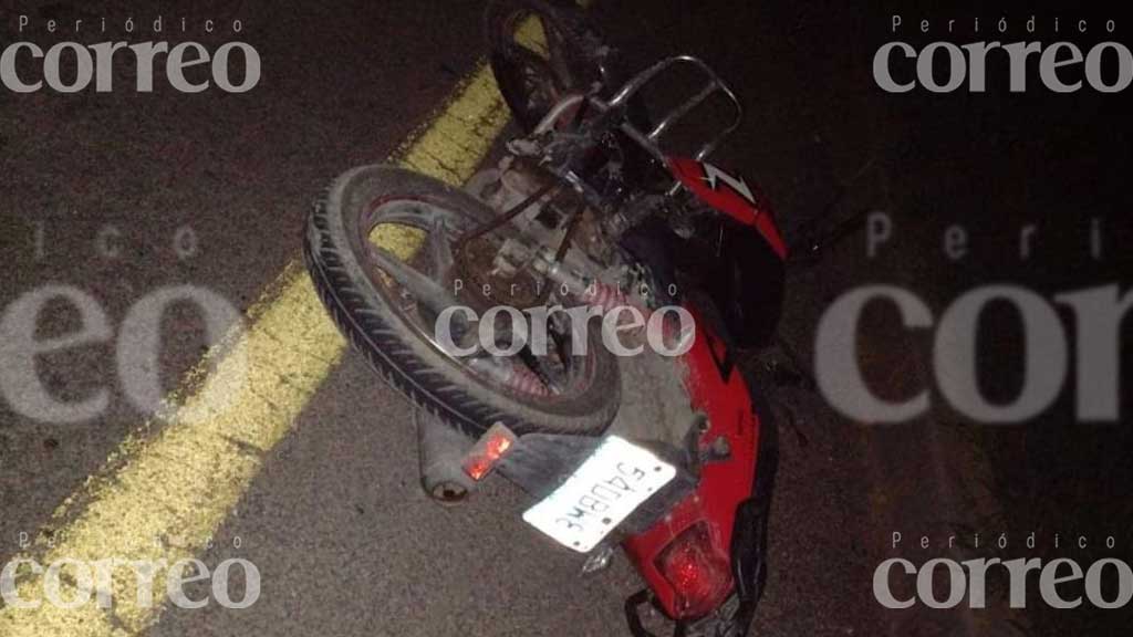 Muere motociclista tras chocar contra un vehículo en Celaya