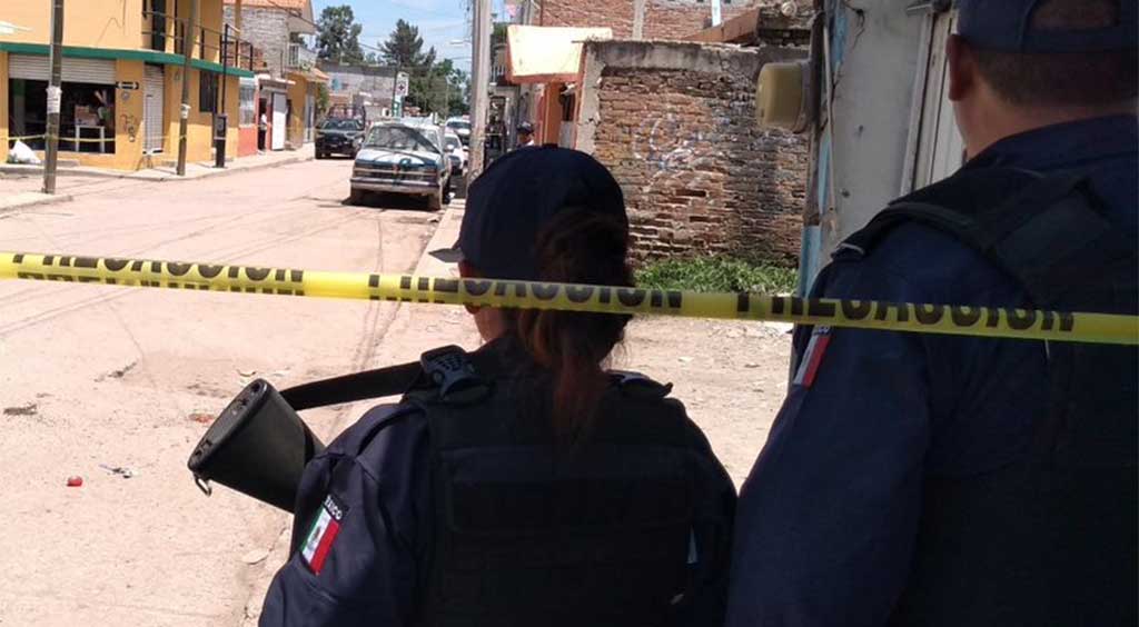 Compañeros del policía acusado de matar a un menor en Irapuato siguen en labores