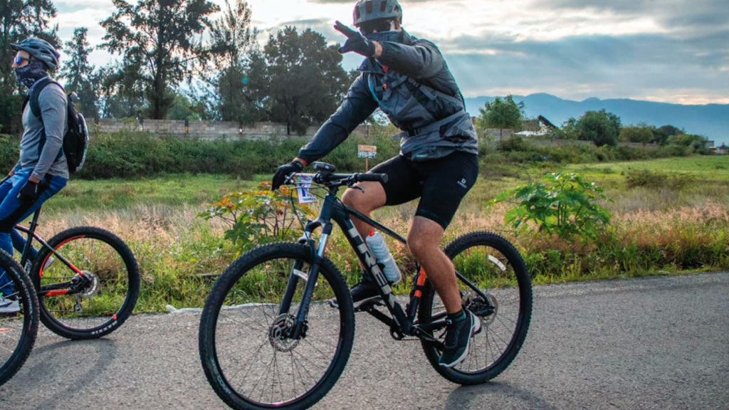 Ciclistas de varios estados celebran rodada en Tarándacuao